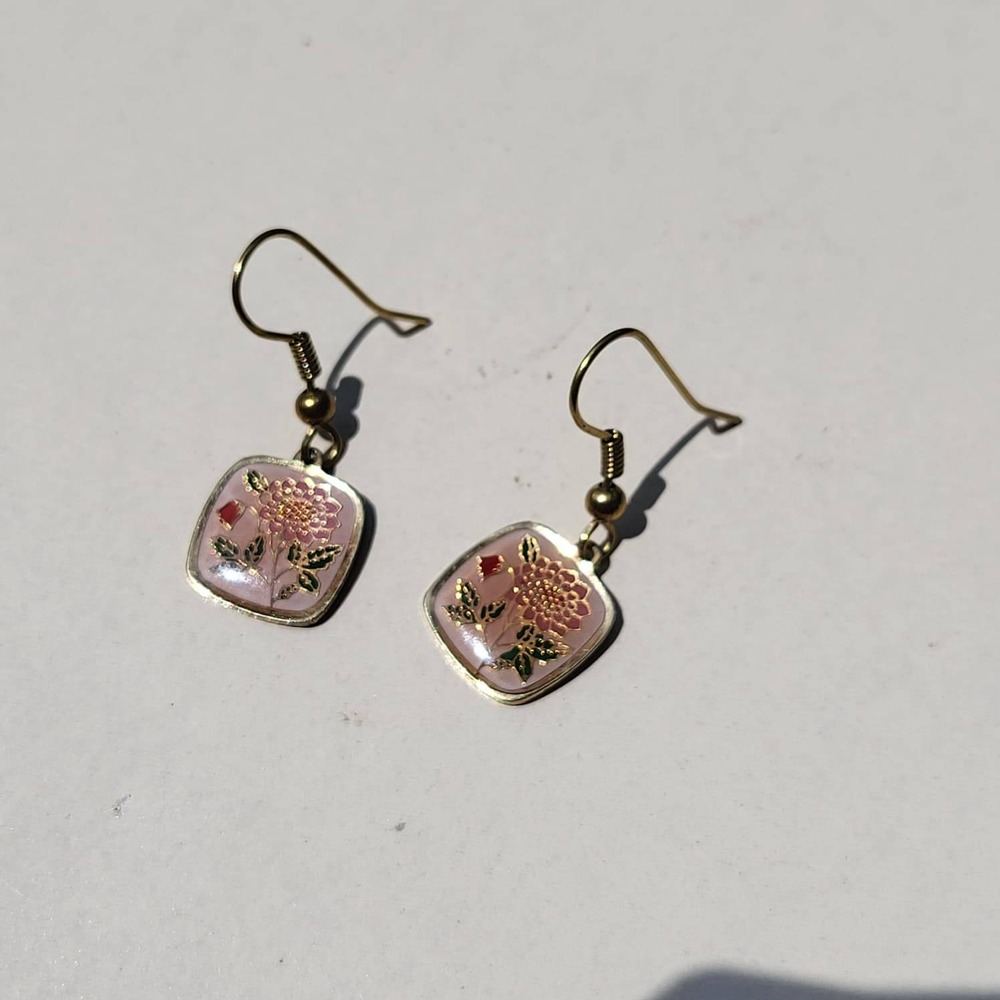Vintage Enamel Floral Drop Earrings Gold Tone Pink Flower Square Dangle - Picture 3 of 5